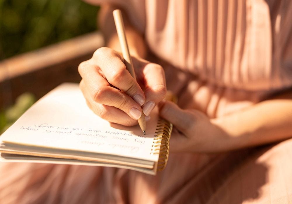 Journaling for Beginners: How to Start & Make it a Daily Habit